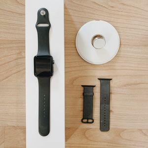 Apple Watch Series 2, Charging Dock & Nylon Band
